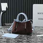 Bottega Veneta BV Mini pinacoteca tote bag in blue - 4
