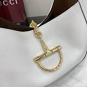 Gucci Softbit large top handle bag White grainy leather - 5
