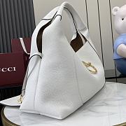Gucci Softbit large top handle bag White grainy leather - 3