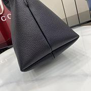 Gucci Softbit medium top handle bag Black grainy leather - 6