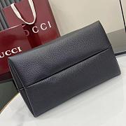 Gucci Softbit medium top handle bag Black grainy leather - 4