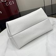 Gucci Softbit medium top handle bag White grainy leather - 2