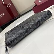 Gucci Maxi GG zip around wallet Dark grey and black maxi GG grained leather - 2