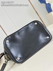 Louis Vuitton No Way Vibe Bucket Bag Sheepskin Black - 5