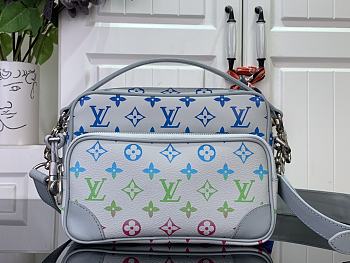 Louis Vuitton Monogram Archive M13897