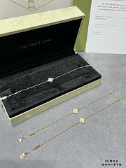 Van Cleef & Arpels Vintage Alhambra pendant in gold/rose gold/silver - 4