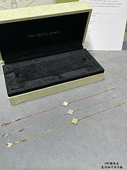 Van Cleef & Arpels Vintage Alhambra pendant in gold/rose gold/silver - 3