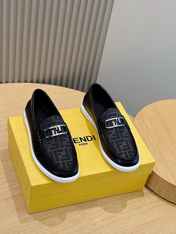 Fendi FF square-toe loafers In Black