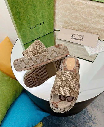 Gucci Women's platform slide sandal Camel and dark brown maxi
