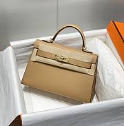 Hermes Mini Kelly 19 In Tau beige - 1