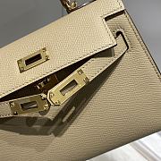 Hermes Mini Kelly 19 In Beige - 2