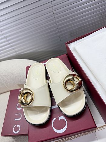 Gucci Women's Marina Chain Slide Sandal In White