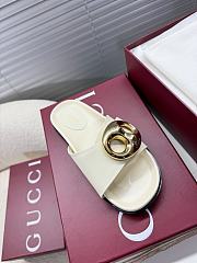 Gucci Women's Marina Chain Slide Sandal In White - 6