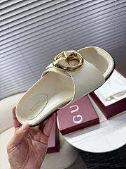 Gucci Women's Marina Chain Slide Sandal In White - 5