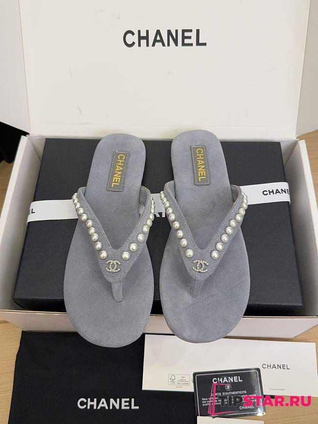 Chanel Suede and fantasy pearls 01 - 1