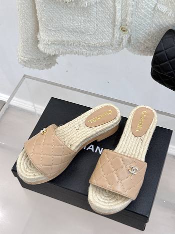 Chanel Thick-soled Slippers In Taupe