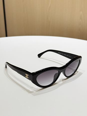 Chanel Sunglasses detail 01