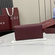 Gucci Softbit continental wallet grainy leather in burgundy - 6