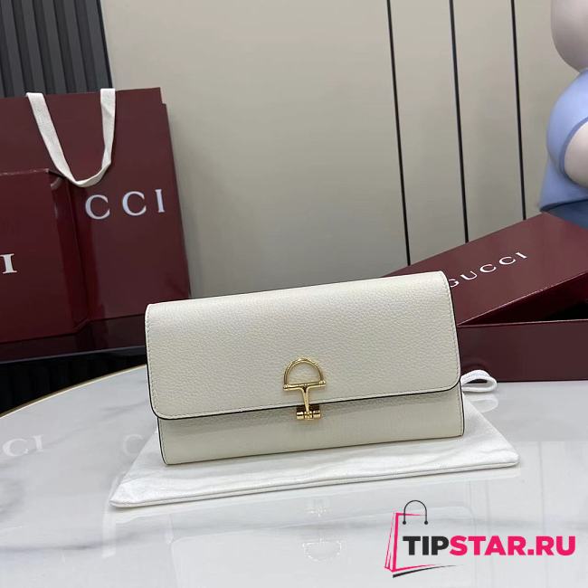 Gucci Softbit continental wallet grainy leather in white - 1