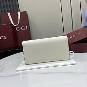 Gucci Softbit continental wallet grainy leather in white - 4