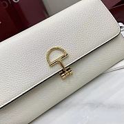 Gucci Softbit continental wallet grainy leather in white - 2