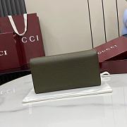 Gucci Softbit continental wallet grainy leather in green - 6