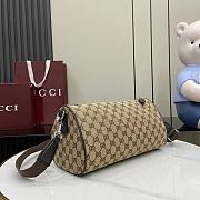 Gucci GG canvas small cylinder bag in beige - 5