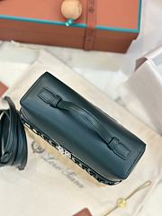 Loro Piana Extra Pocket L19 North-South wicker dark green - 4