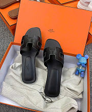 Hermes Oran Sandals In Black Color - 4