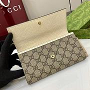 Gucci GG Marmont bi-colour continental wallet in white - 3
