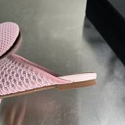 Alaia Flat-soled half-slippers in pink - 4