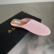Alaia Flat-soled half-slippers in pink - 3