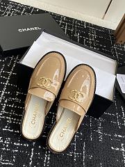 Chanel Moccasins Shiny wrinkled calfskin in beige - 4