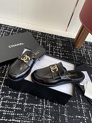 Chanel Moccasins Shiny wrinkled calfskin in black - 6