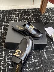 Chanel Moccasins Shiny wrinkled calfskin in black - 2