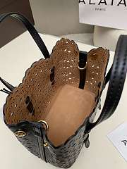 Alaia mina 20 bag in vienne wave calfskin in black - 6