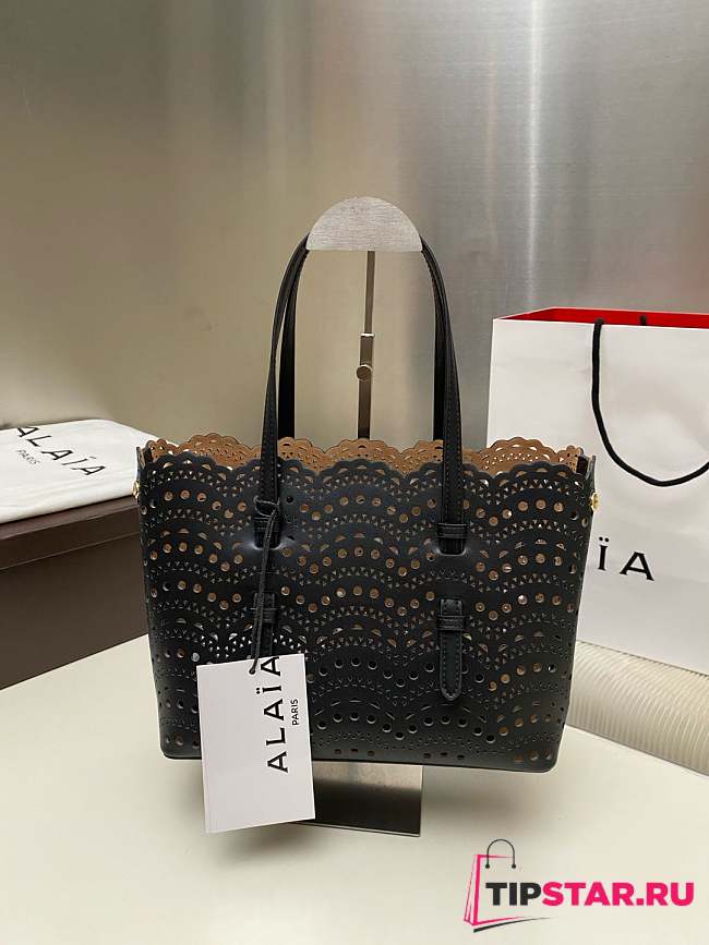 Alaia mina 25 bag in vienne wave calfskin in black - 1