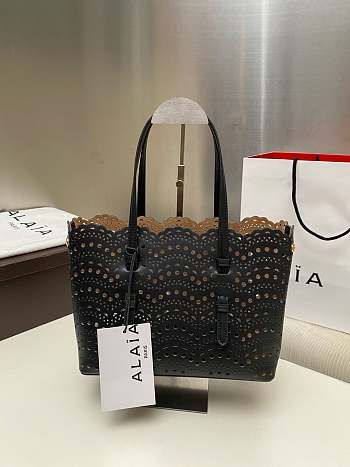 Alaia mina 25 bag in vienne wave calfskin in black