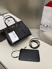 Alaia mina 25 bag in vienne wave calfskin in black - 6