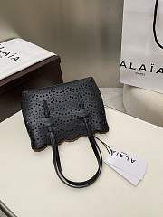 Alaia mina 25 bag in vienne wave calfskin in black - 5