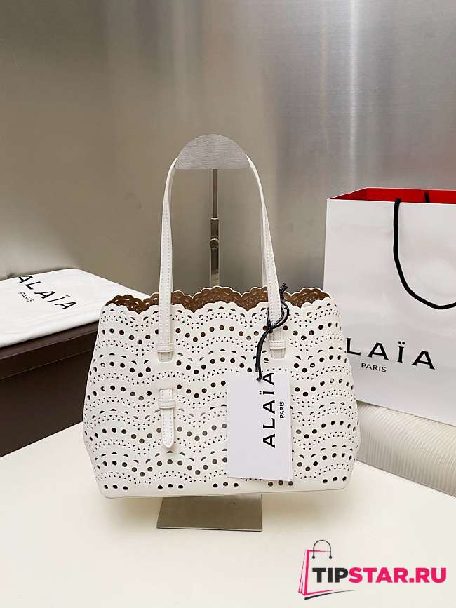 Alaia mina 25 bag in vienne wave calfskin in white - 1