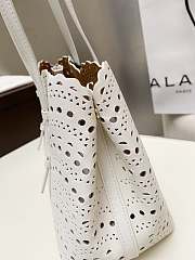 Alaia mina 25 bag in vienne wave calfskin in white - 4