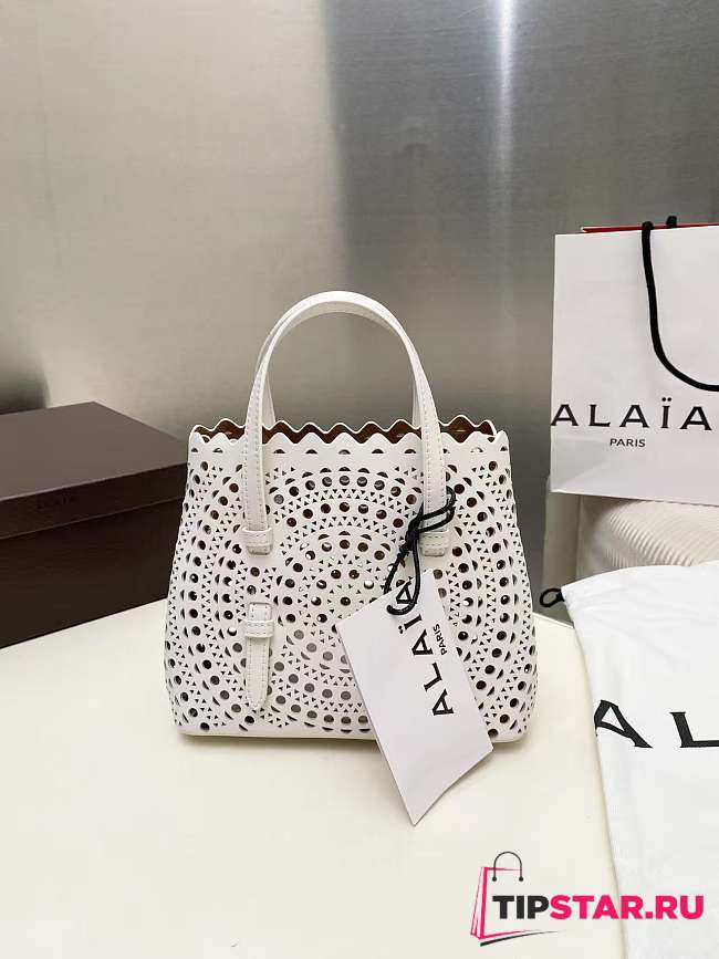 Alaia mina 20 bag in vienne wave calfskin in white - 1