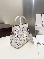 Alaia mina 20 bag in vienne wave calfskin in white - 4