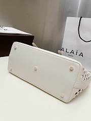Alaia neo mina 32 bag in perforated calfskin in white - 6