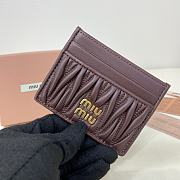 Miumiu Matelassé nappa leather card holder in burgundy - 6