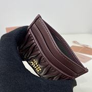 Miumiu Matelassé nappa leather card holder in burgundy - 4