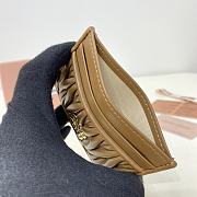 Miumiu Matelassé nappa leather card holder in brown - 4