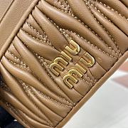 Miumiu Matelassé nappa leather card holder in brown - 2