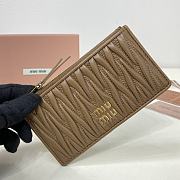 Miumiu Pocket wallet Matelasse In Brown - 4